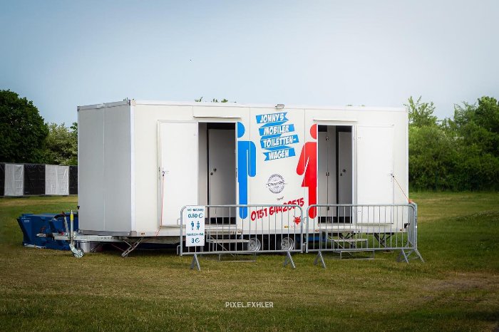 Toilettenwagen von Jonnys auf einer Veranstaltung